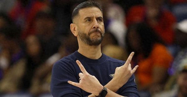 James Borrego sẽ vẫn là trợ lý huấn luyện viên trưởng của Pelicans
