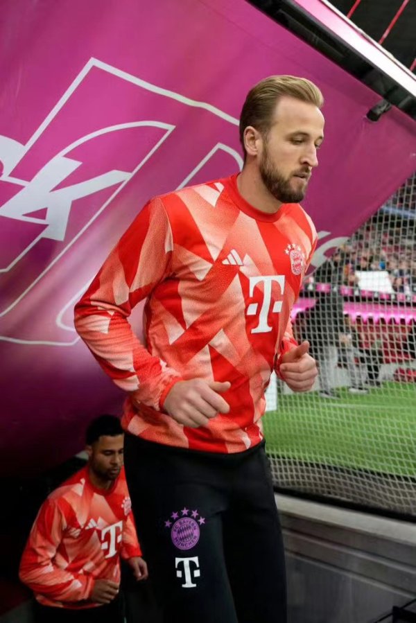 Kane chiến đấu chống lại kẻ thù! Người chơi hay nhất của Bayern vào tháng 10, chiếc xe tay ga Trung Quốc vô song