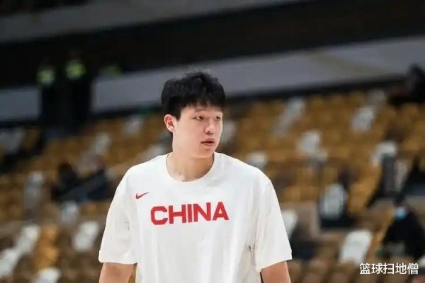 Chơi trong đội bóng rổ nam châu Á, được tiết lộ rằng Yang Hansen đã từ bỏ trận đấu mùa hè cuối cùng của anh ấy! Chấn thương cũ của Zhou Qi vẫn còn được xác định
